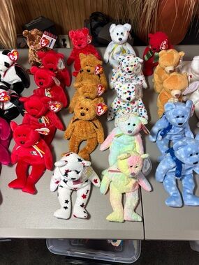 Ty Beanie Bears lot of 52 - Assorted Plush Bears